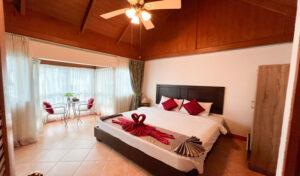Aquarius Guesthouse Phuket - Penthouse Superior Rooms